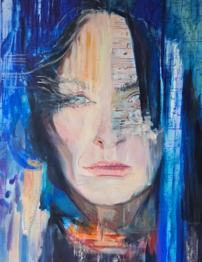 Szczelina IV - portret kobiety na tle nut, ciemne włosy i błękitne tło, akryl na płótnie, 120 × 90 cm, Bogusława Chmielewska