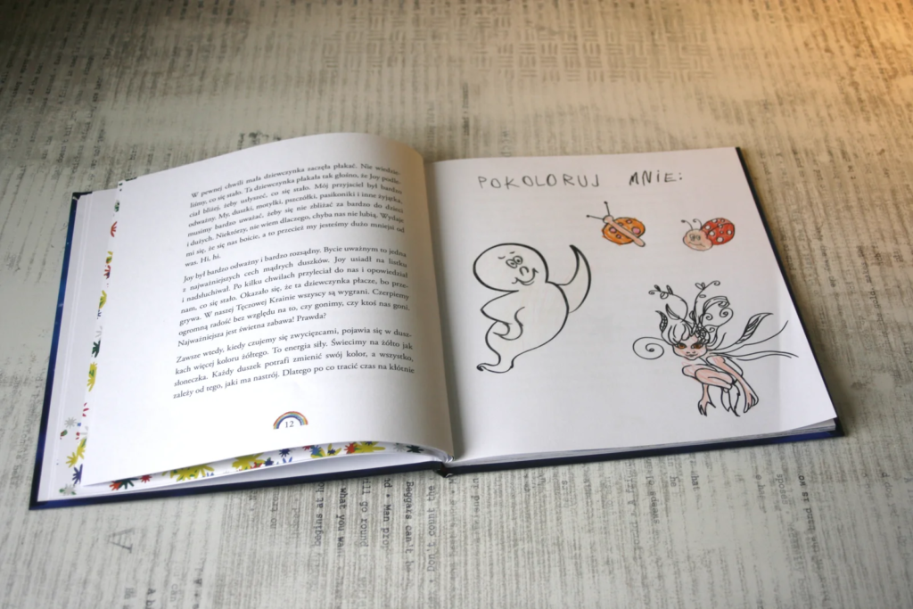 Rozkładówka książki Tęczowy Duszek z ilustracją, spotkanie autorskie, Stary Browar, Poznań 2016